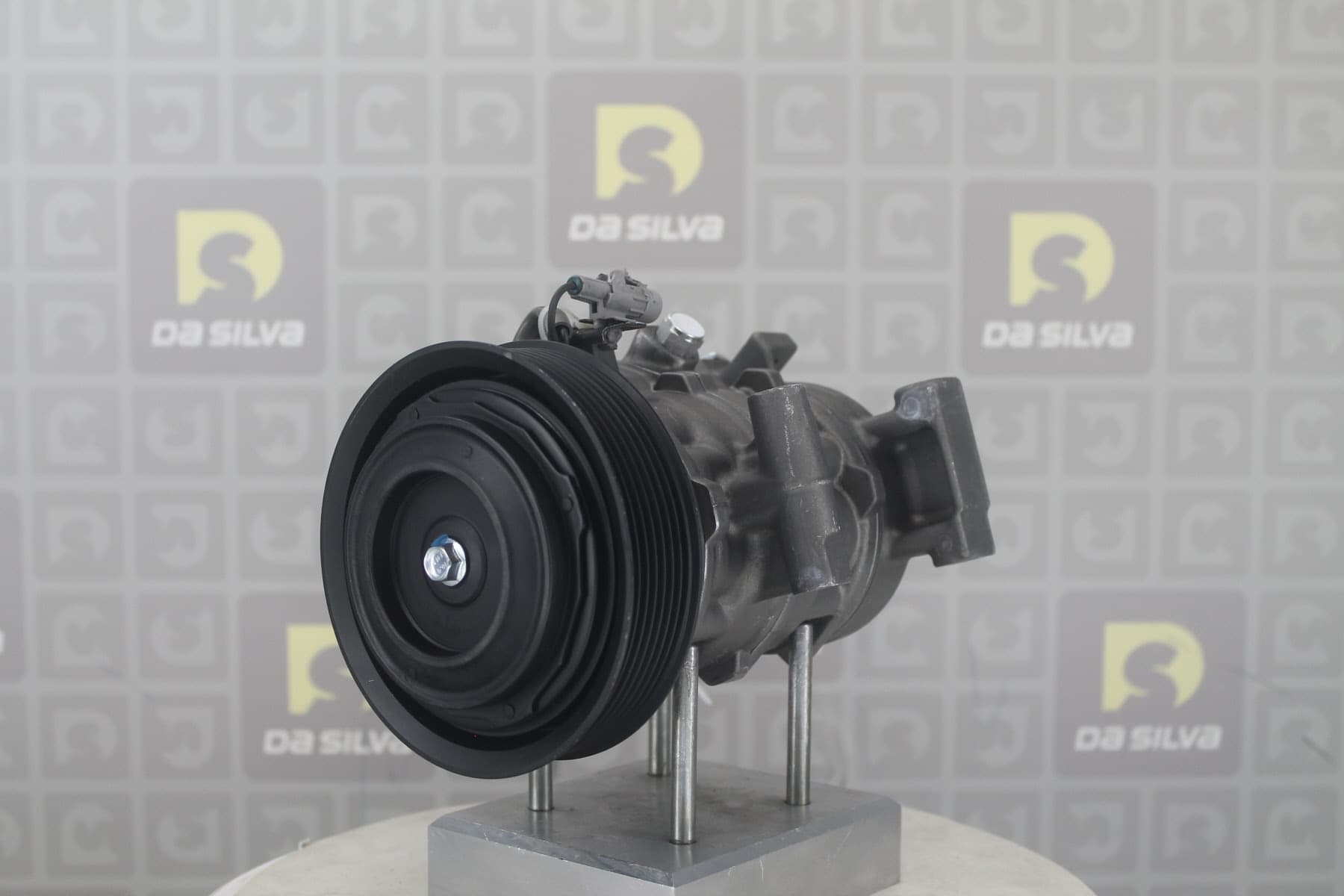 Air conditioner compressor image